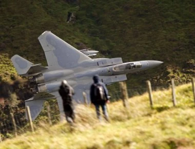 Raptors και Eagles στο Mach Loop (βίντεο)